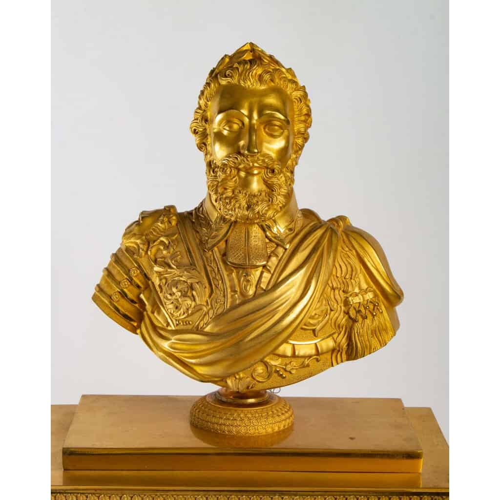 Restoration period clock (1815 - 1830) adorned with a bust of Henri IV. 5