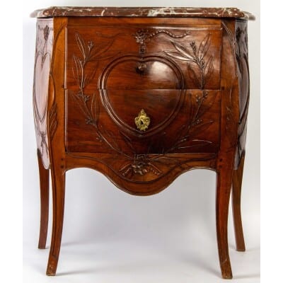 Provencal chest of drawers from the Louis XV period (1724 - 1774).