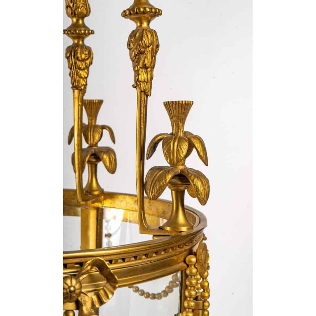 Lanterne de style Louis XVI en bronze doré. Circa 1970 4