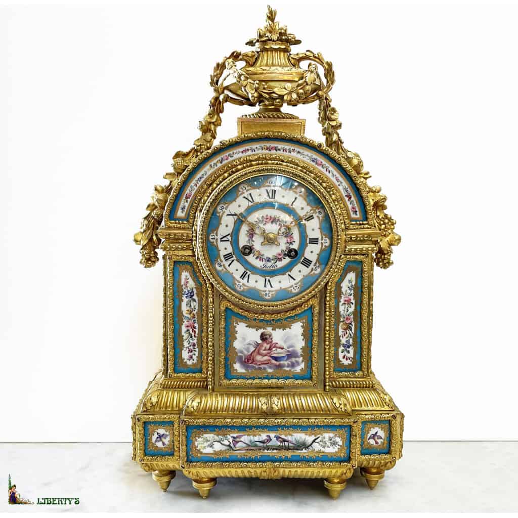 Pendule bronze doré au mercure avec 12 plaques porcelaine de Sèvres, aiguilles ajourées, suspension à fil de soie, signée Robin à Paris, Haut. 47 cm, Mi. XIXe 3