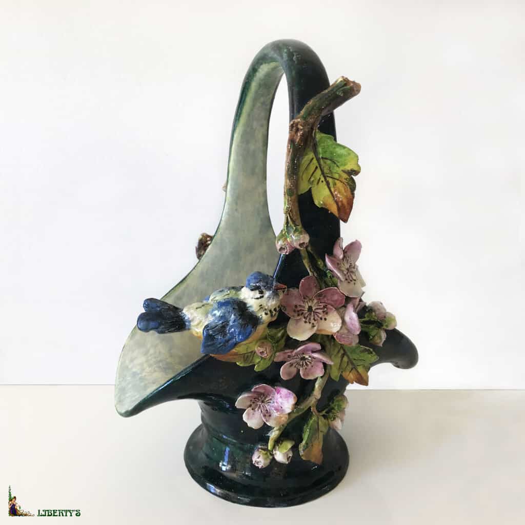 Panier barbotine Art-Nouveau avec oiseau et fleurs, haut. 30 cm (Fin XIXe) 3