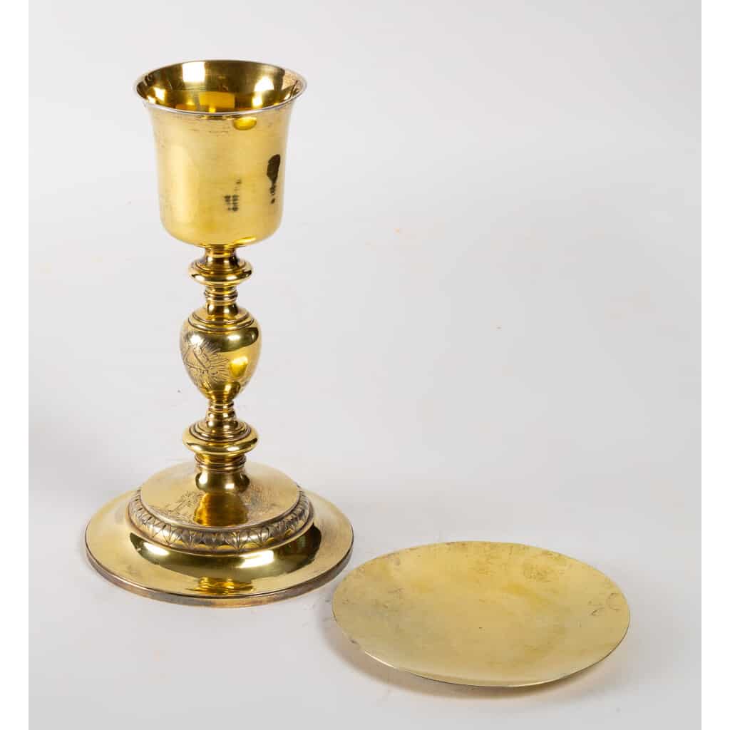 Chalice and its paten. 4