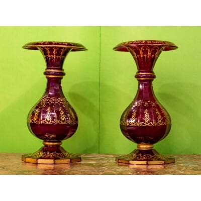 Paire de vases en cristal de » Bohème rouge rubis et or  » 1840