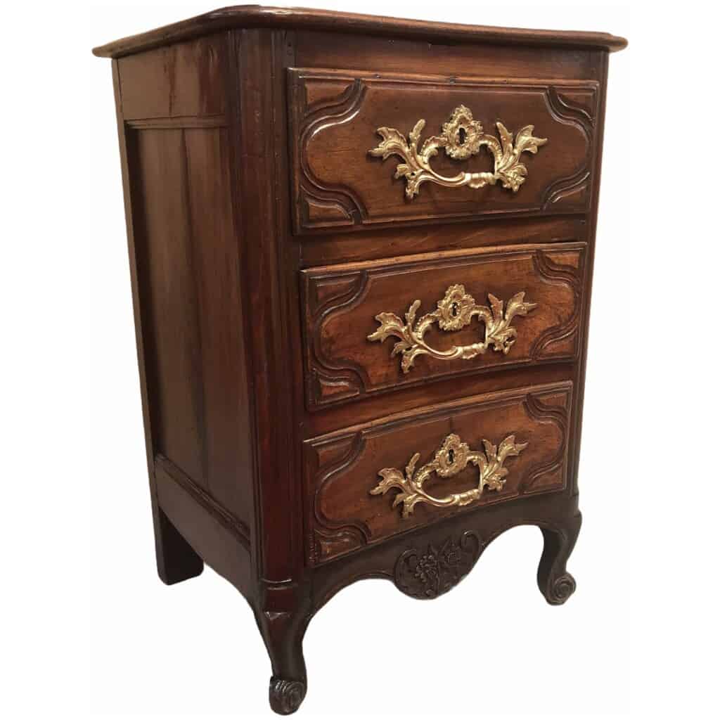 Small chest of drawers three drawers in walnut and oak 18th century 11