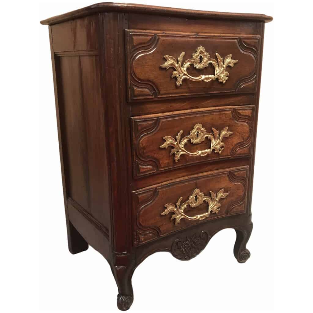 Petite Commode Trois Tiroirs En Noyer Et Chêne 18ème Siècle 11