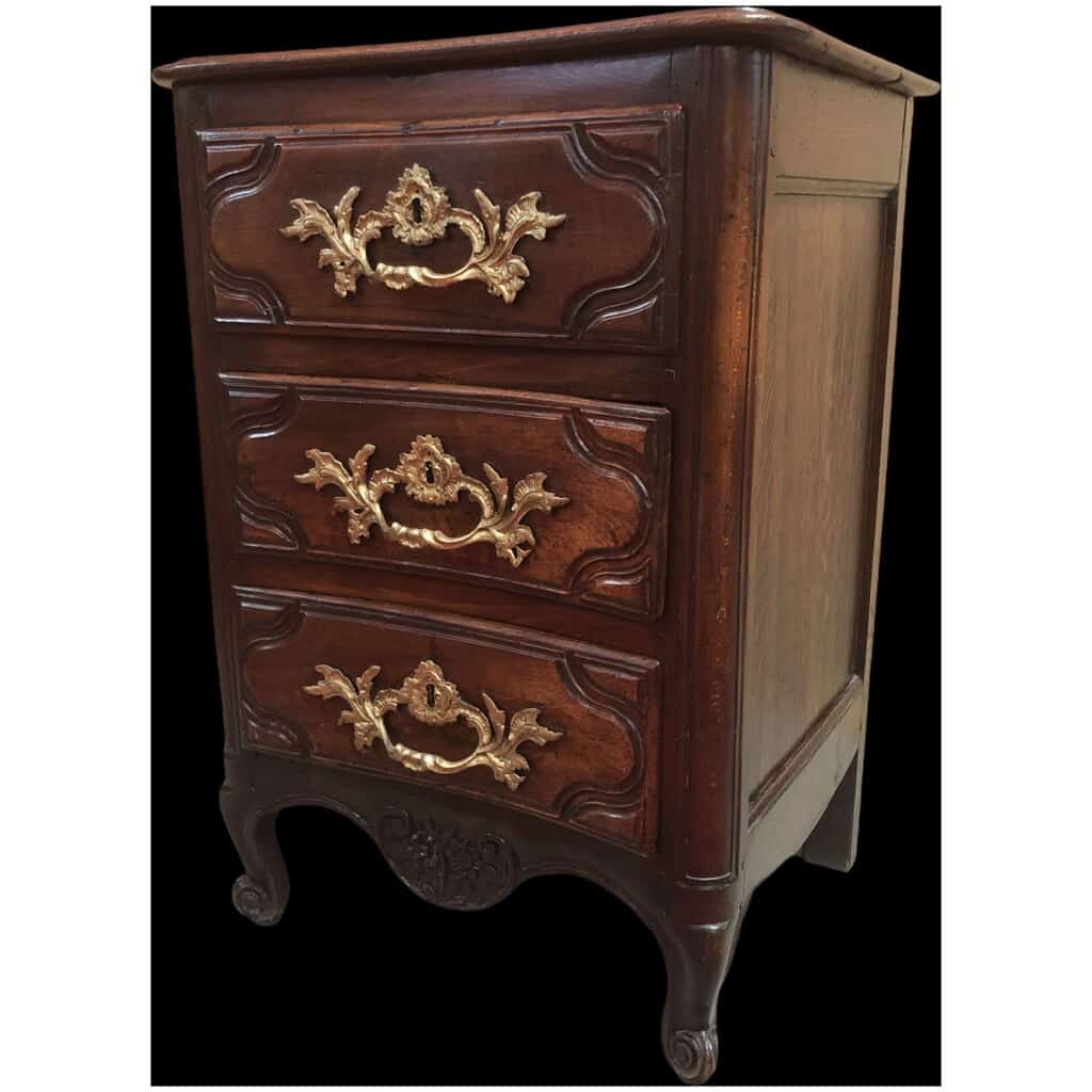 Petite Commode Trois Tiroirs En Noyer Et Chêne 18ème Siècle 14