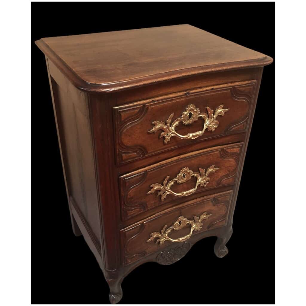 Small chest of drawers three drawers in walnut and oak 18th century 9