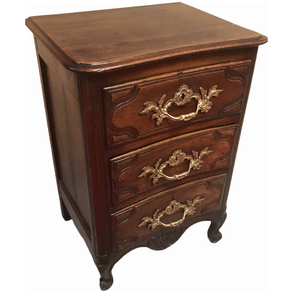 Small chest of drawers three drawers in walnut and oak 18th century 8