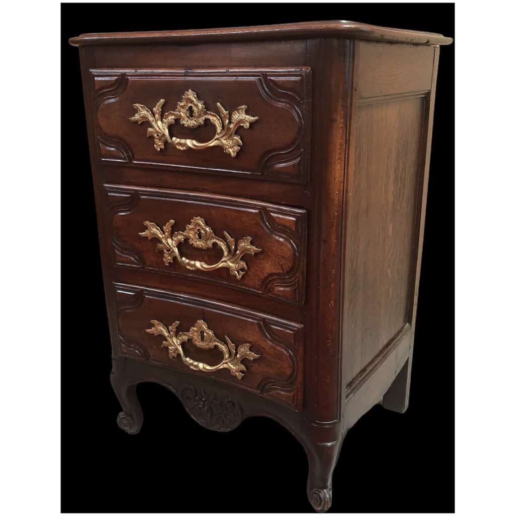 Small chest of drawers three drawers in walnut and oak 18th century 7