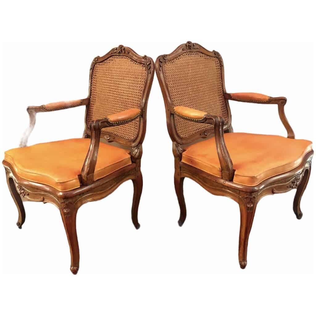 Paire de fauteuils d’époque Régence en bois naturel estampillés Jean Avisse 9