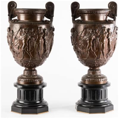 Ferdinand Barbedienne (1810-1892), Pair of bronze cassolettes on a black marble base, XIXe