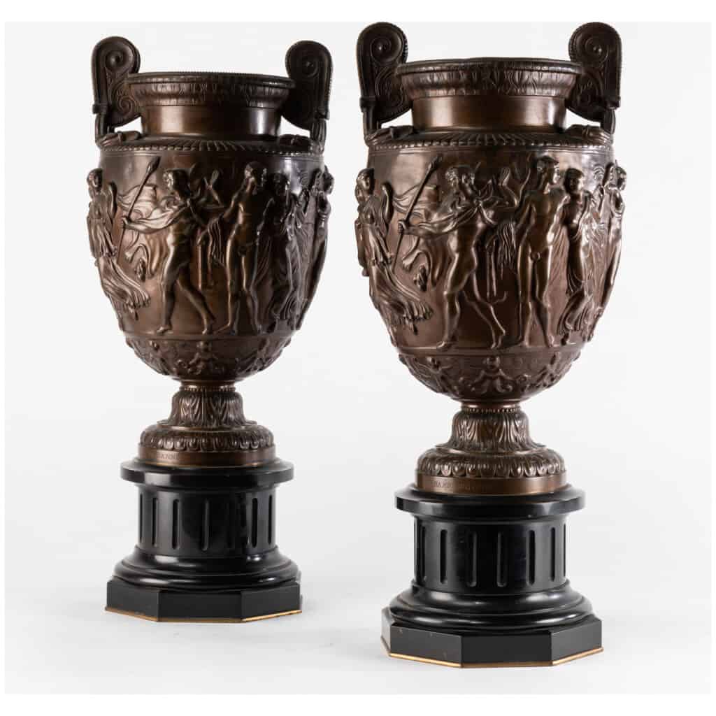 Ferdinand Barbedienne (1810-1892), Pair of bronze cassolettes on a black marble base, XIXe 4