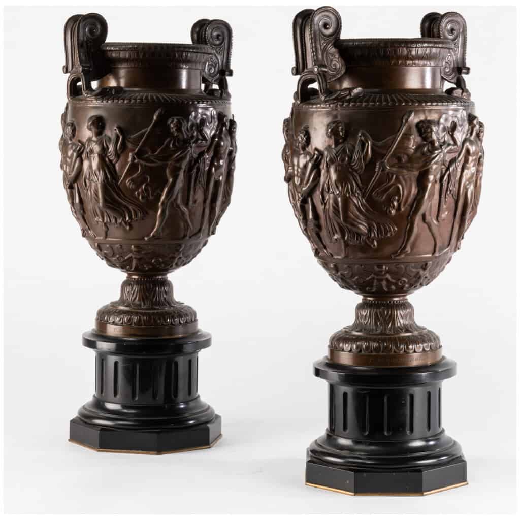 Ferdinand Barbedienne (1810-1892), Pair of bronze cassolettes on a black marble base, XIXe 5