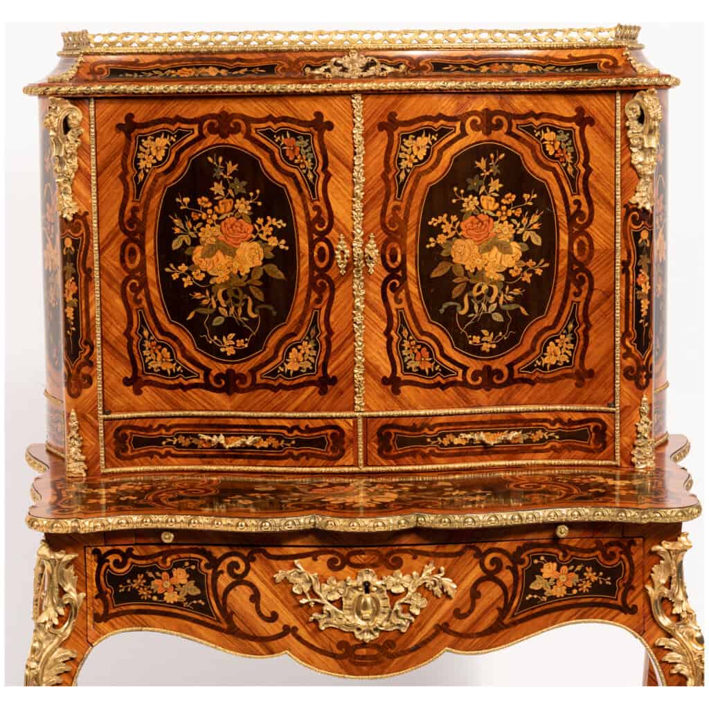 Bonheur du jour de style Louis XV en marqueterie de bois précieux, XIXe 9