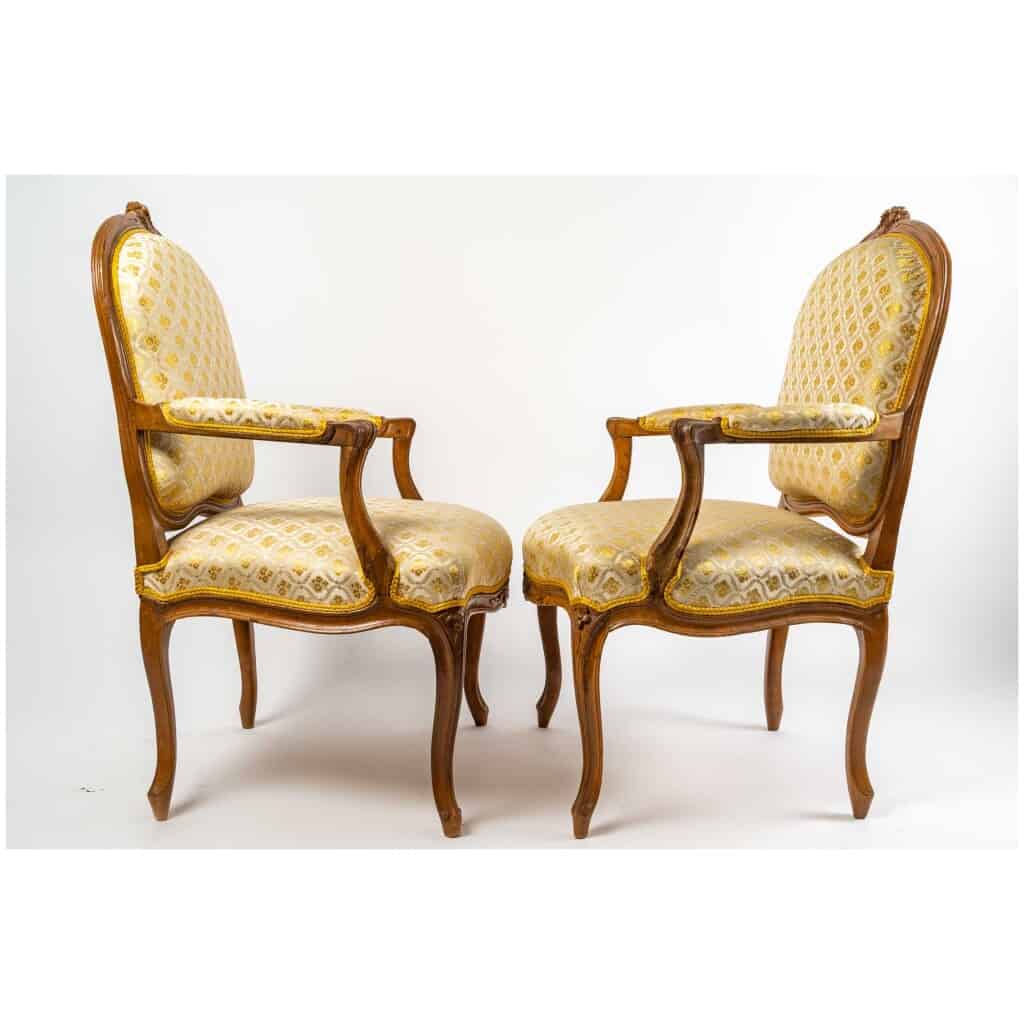 Paire de bergères d’époque Louis XV (1724 – 1774). 5