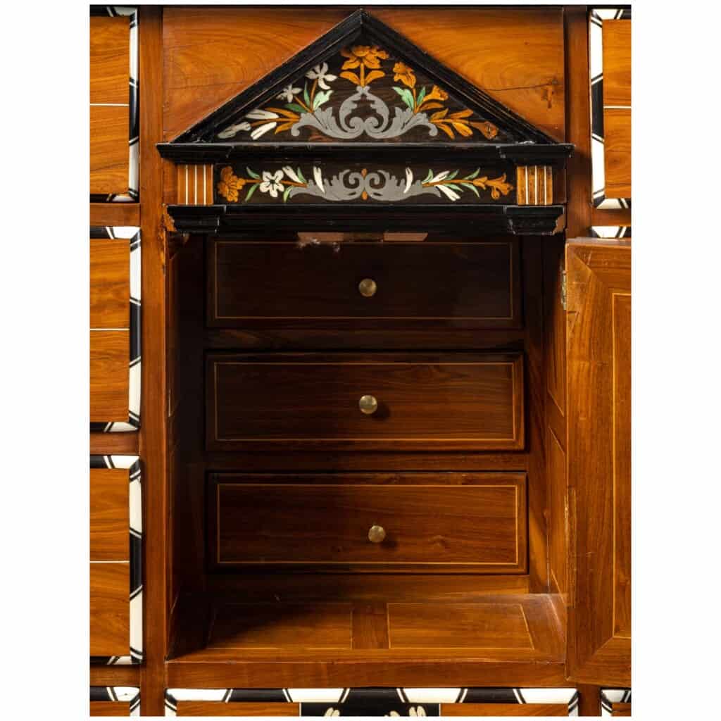 Dutch cabinet. 6