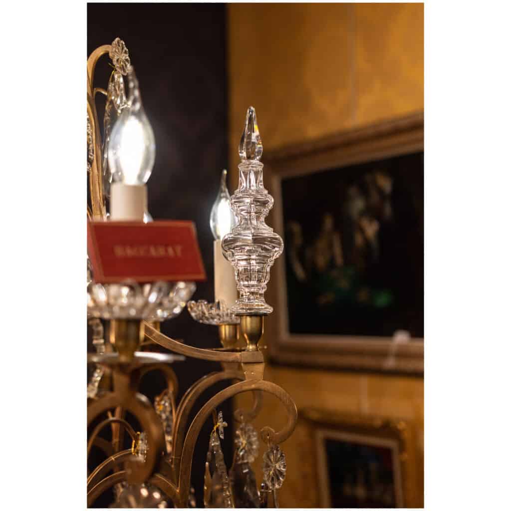 Baccarat signé – Important lustre de style Louis XV en bronze doré et décor de cristal taillé vers 1880-1890 17