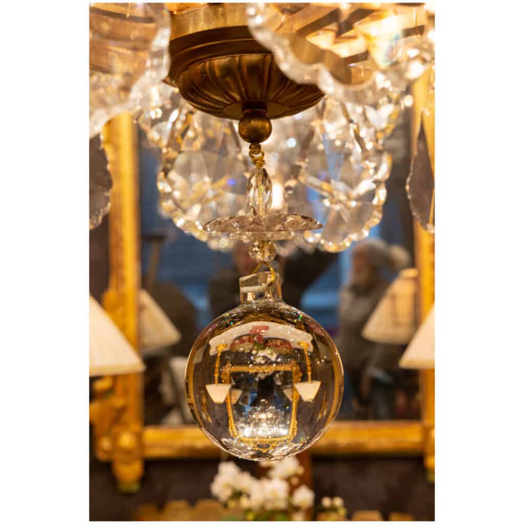 Baccarat signé – Important lustre de style Louis XV en bronze doré et décor de cristal taillé vers 1880-1890 20
