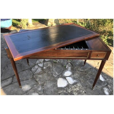 Tric-trac Games Table And XNUMXth Century Office Stamped Nicolas Petit