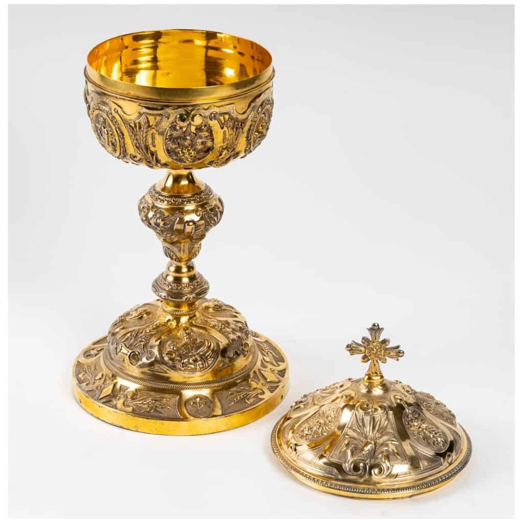 Ciborium. 3