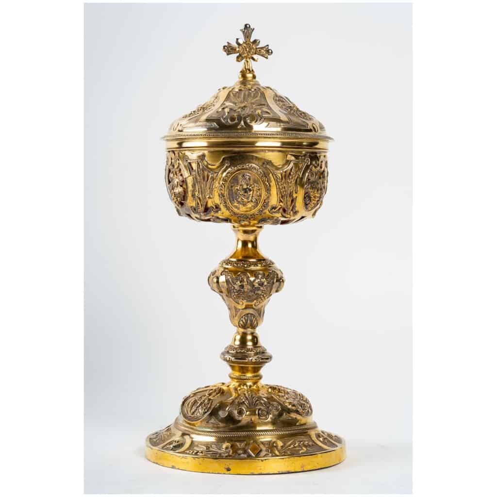 Ciborium. 4