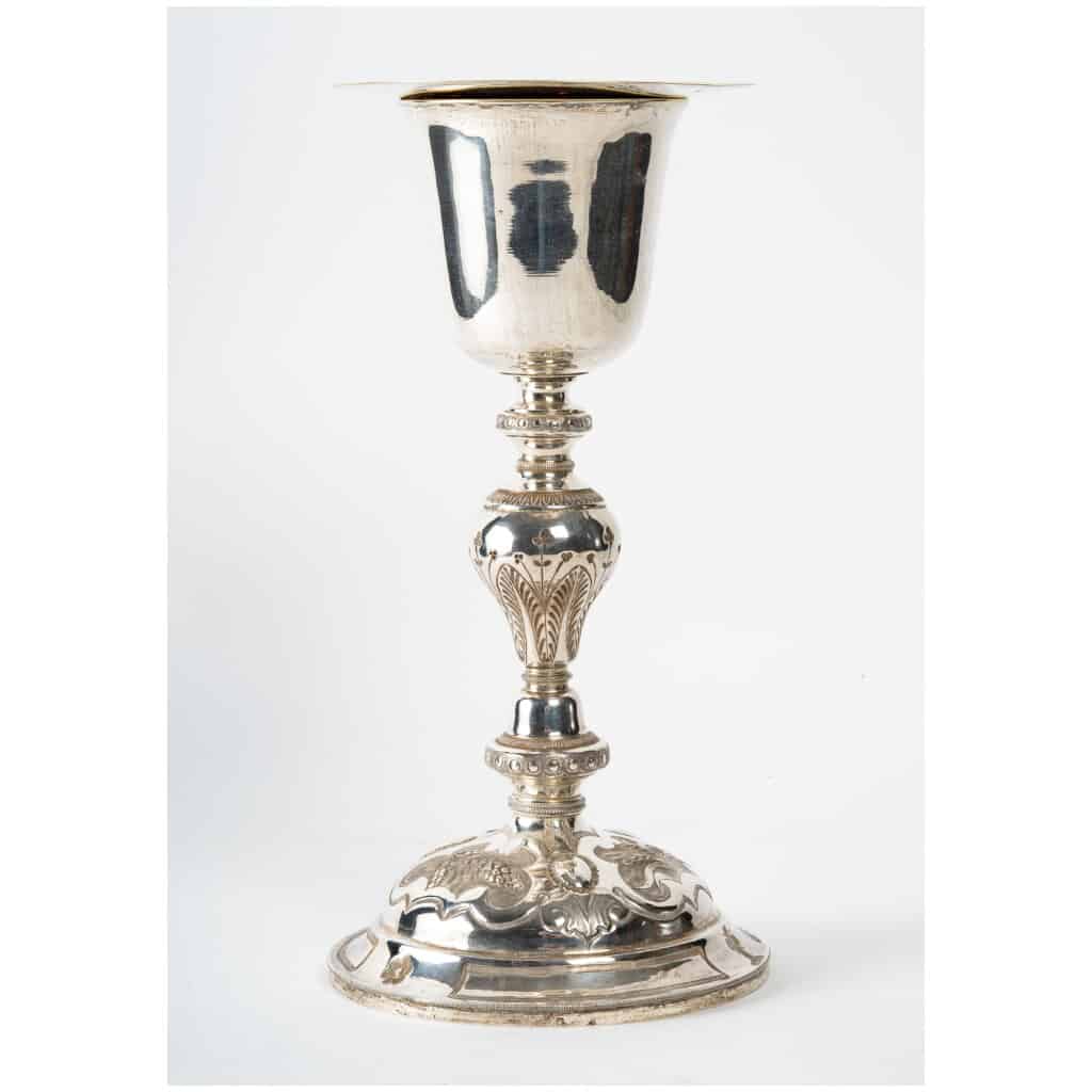 Chalice and its paten. 4