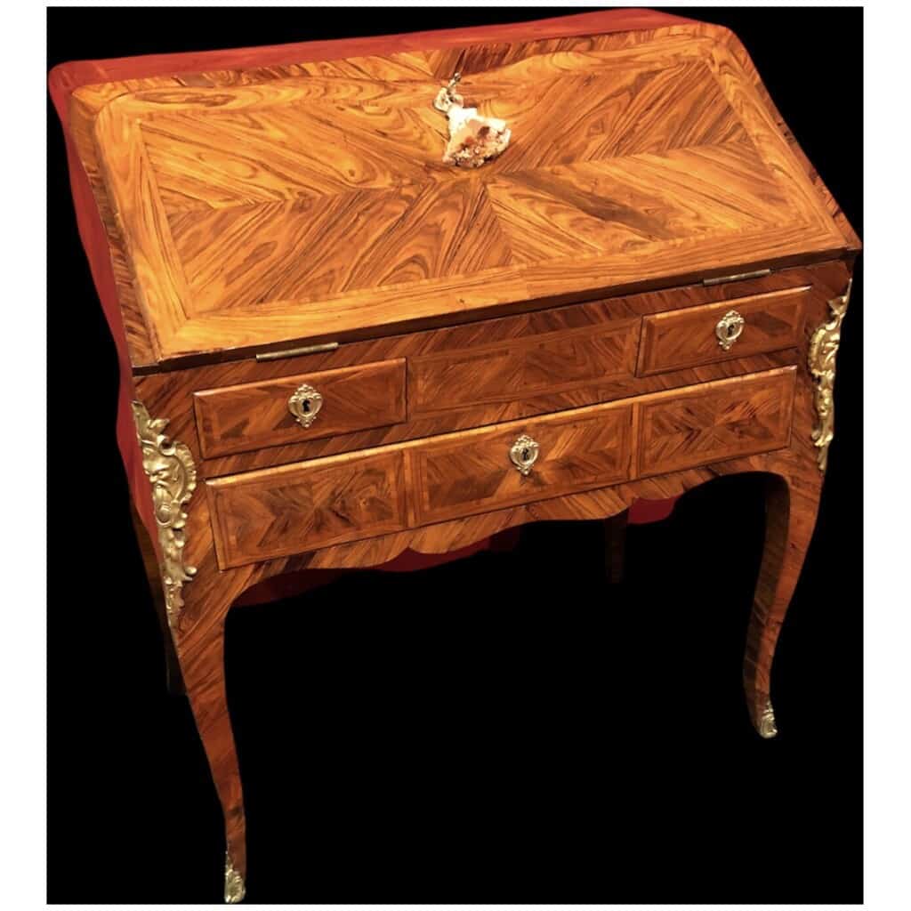 Bureau Louis XV dit “dos d’âne” en placage de bois de violette d’époque XVIIIè siècle 9