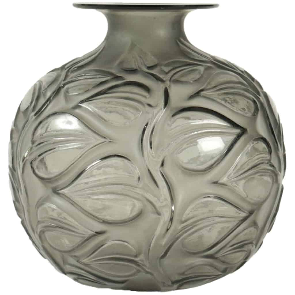 René Lalique (1860-1945) gray Sophora vase 3