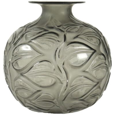 René Lalique (1860-1945) vase Sophora gris 3