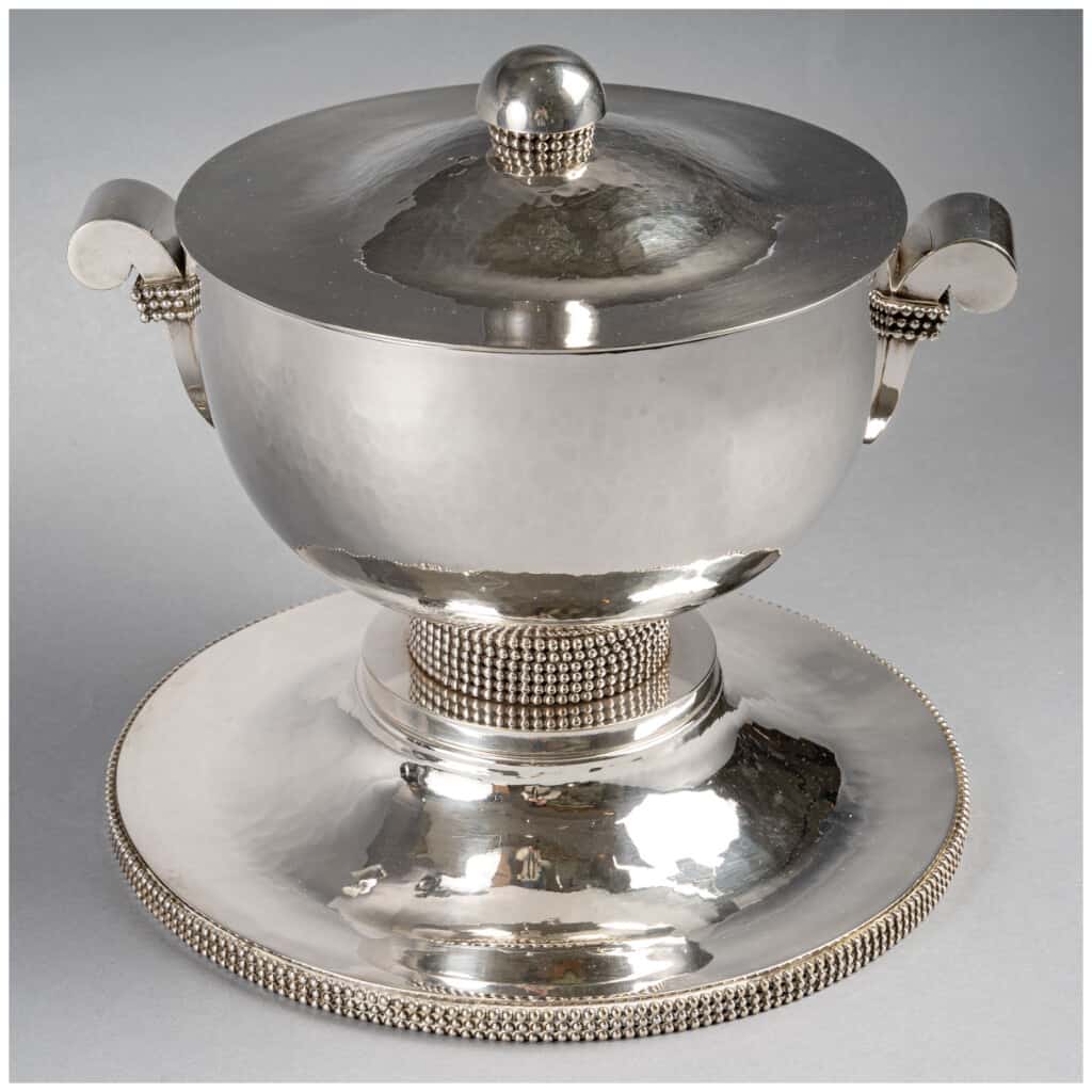 Jean Desprès – Centre De Table Soupière Métal Argenté Martelé Perlé 3