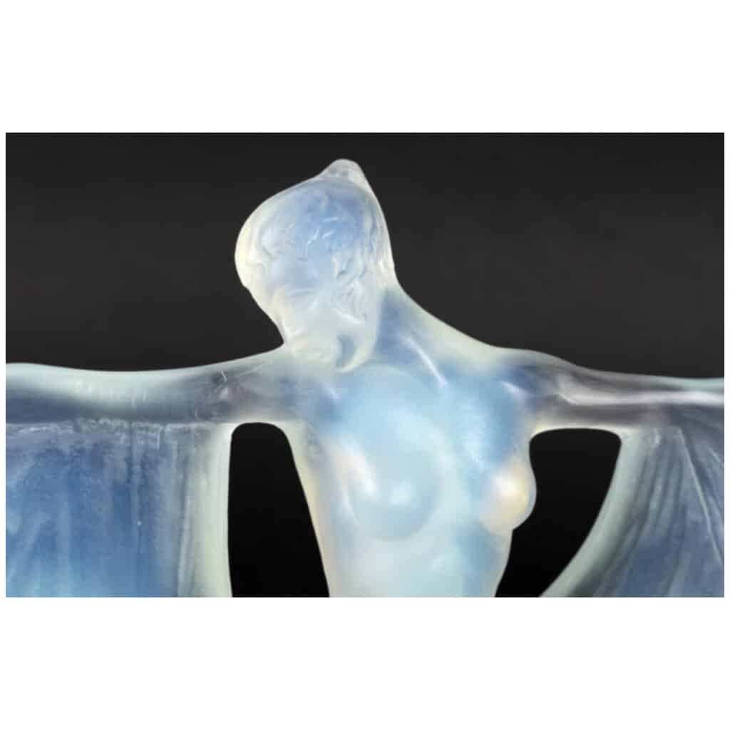 1925 René Lalique – Statuette « Suzanne » verre opalescent 9