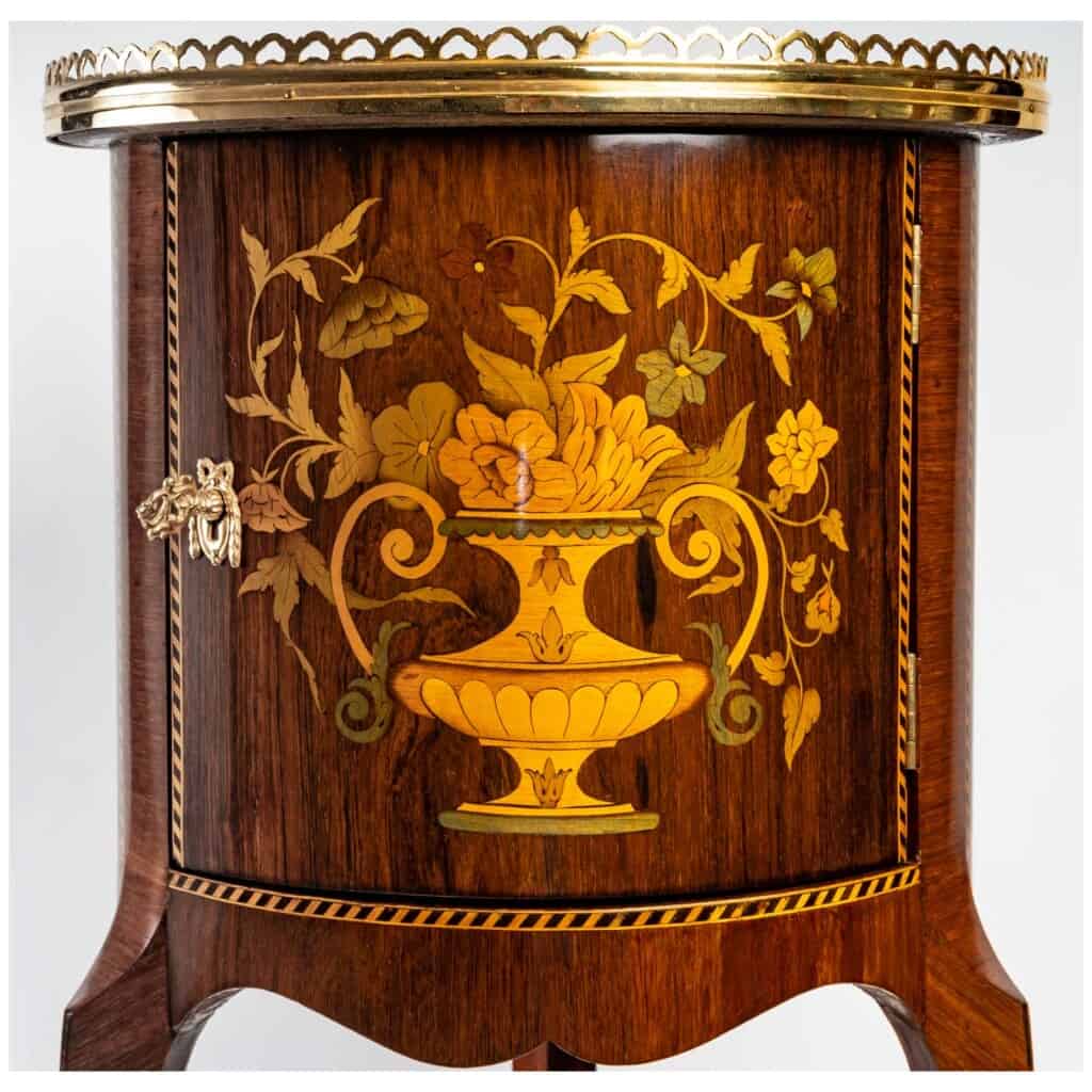 Table de salon d’époque Napoléon III (1851 – 1870). 4