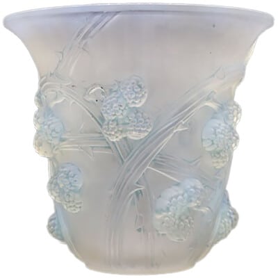 René Lalique. Vase blanc opalescent