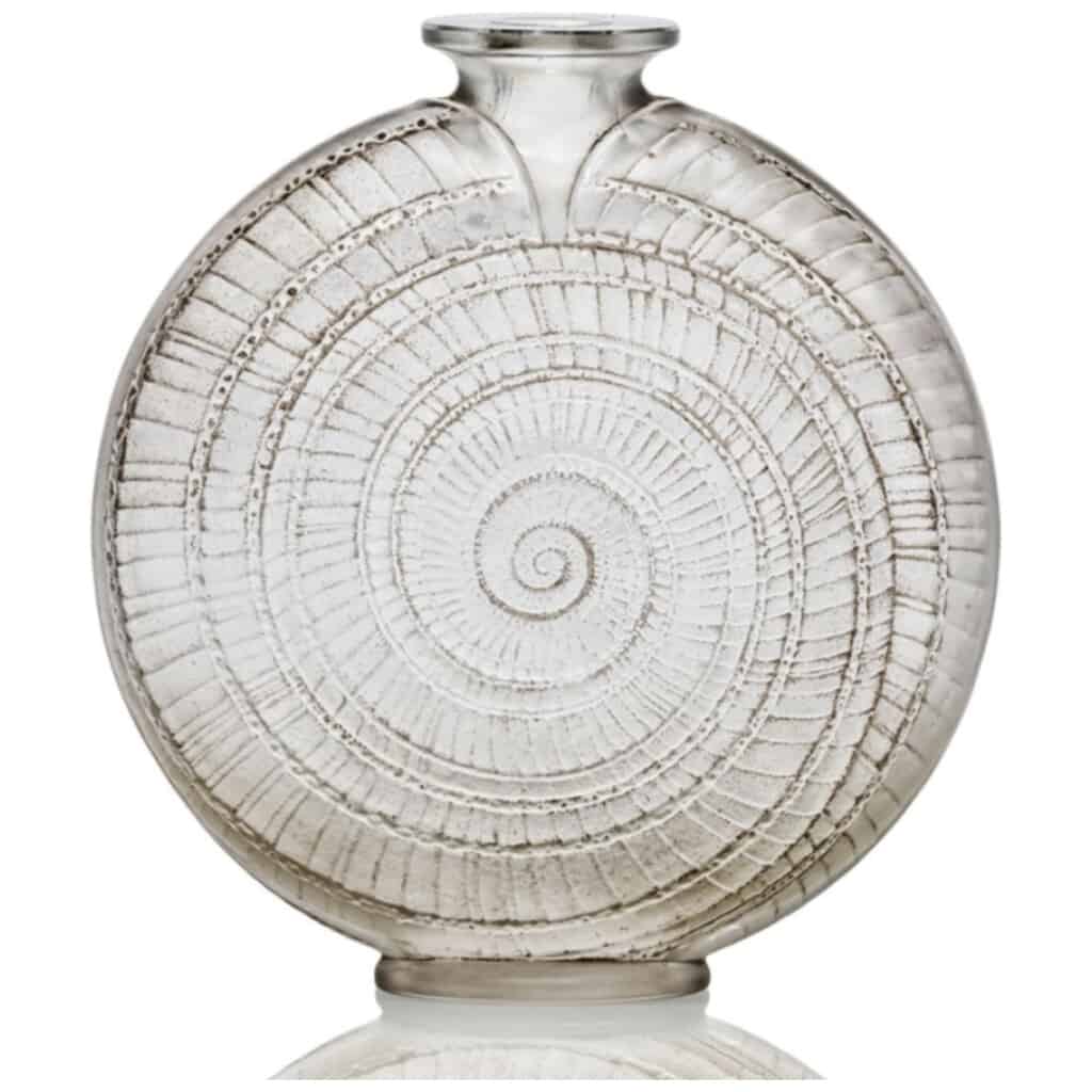 René Lalique: “Snail” Vase 4