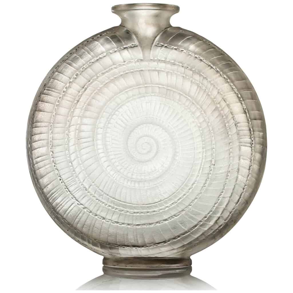 René Lalique: “Snail” Vase 6