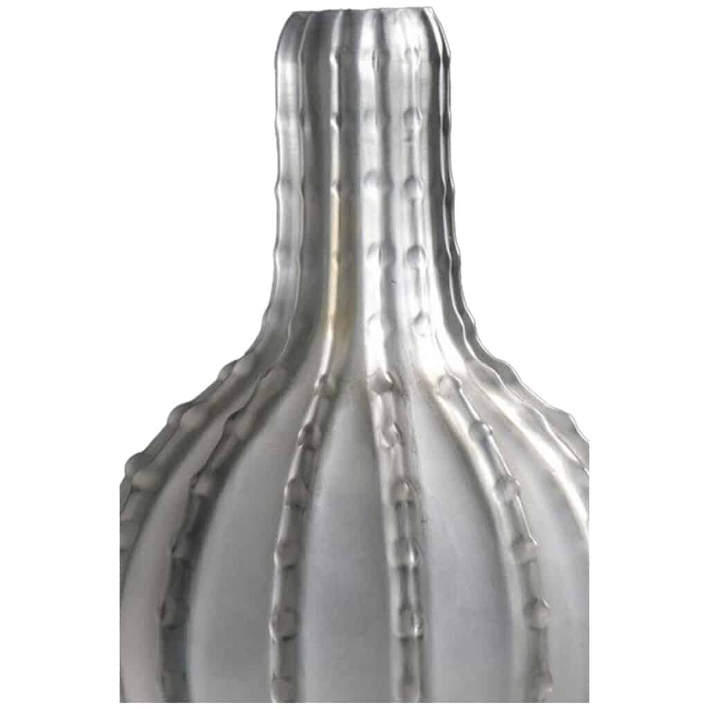 René LALIQUE: “Serrated” Vase – 1912 4