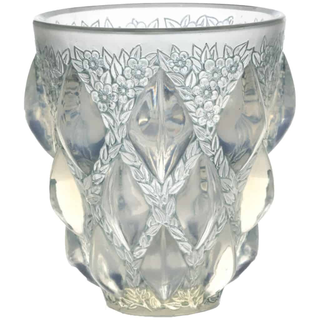 René Lalique: “Rampillon” vase in opalescent glass 3