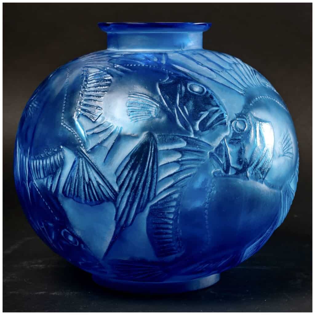1921 René Lalique – Vase Poissons Verre Bleu Electrique Patiné Blanc 10
