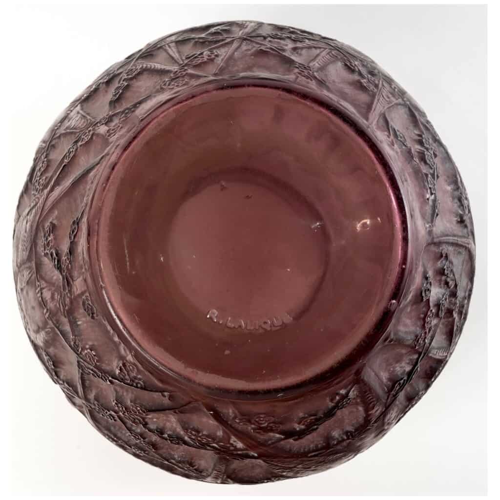 1919 René Lalique – Vase Perruches Verre Améthyste Patiné Blanc 8