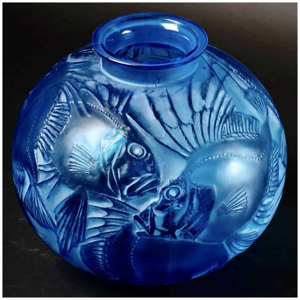 1921 René Lalique – Vase Poissons Verre Bleu Electrique Patiné Blanc 11