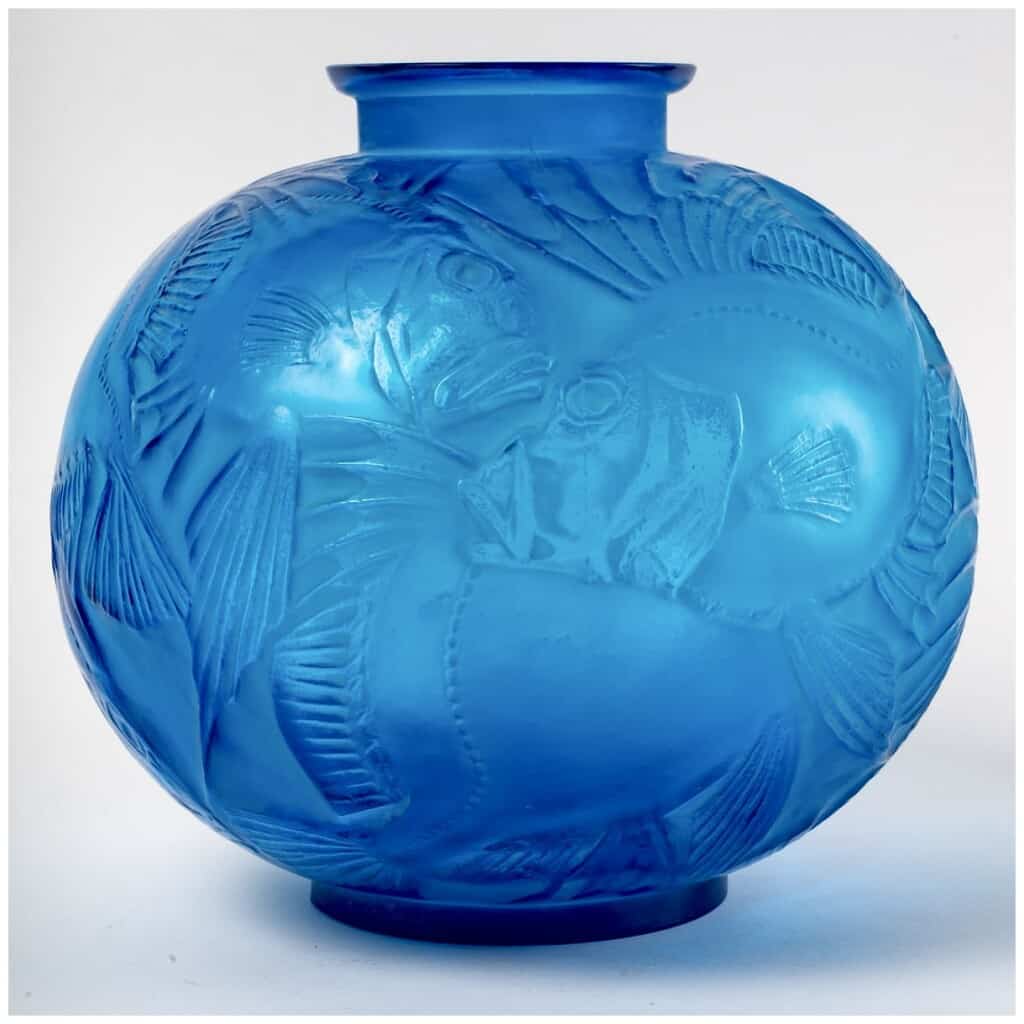 1921 René Lalique – Vase Poissons Verre Bleu Electrique Patiné Blanc 4