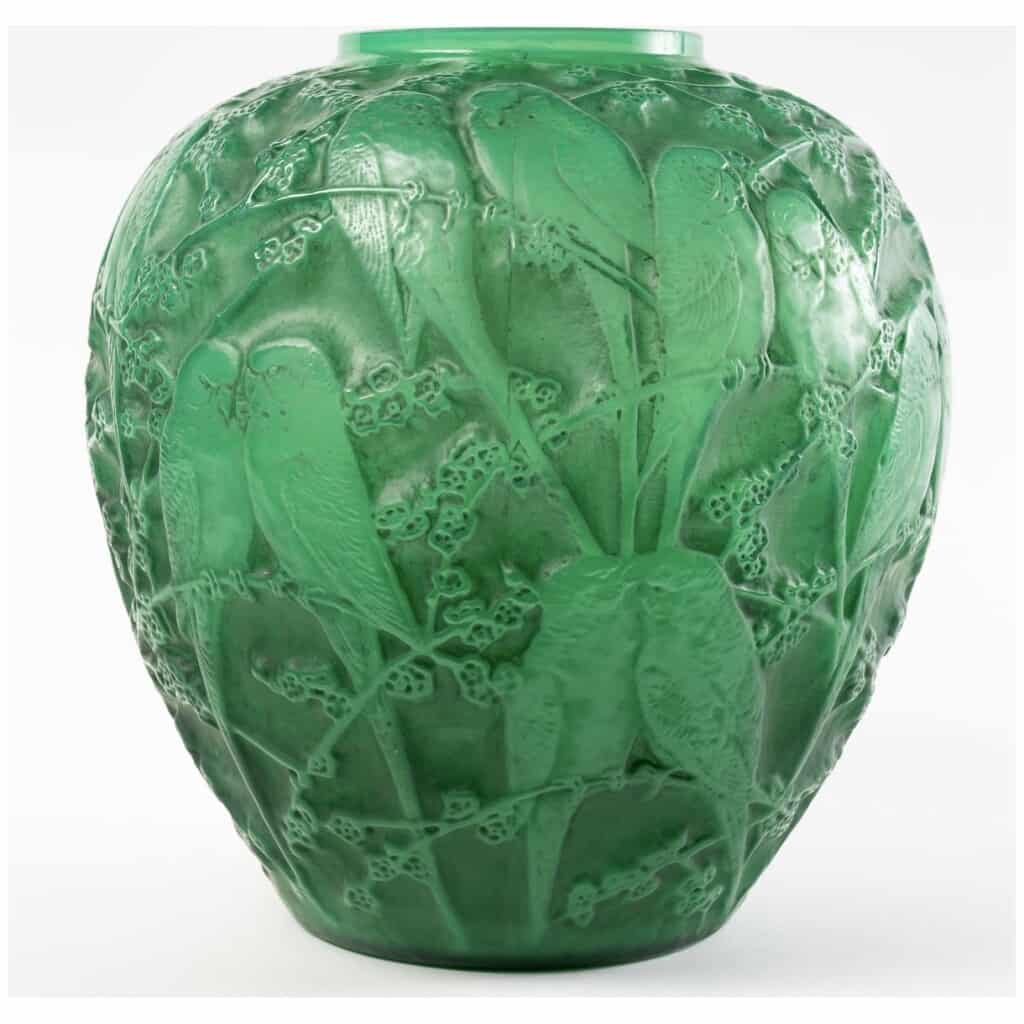 1919 René Lalique – Vase Perruches Verre Vert Jade Double Couche Patiné Gris 3