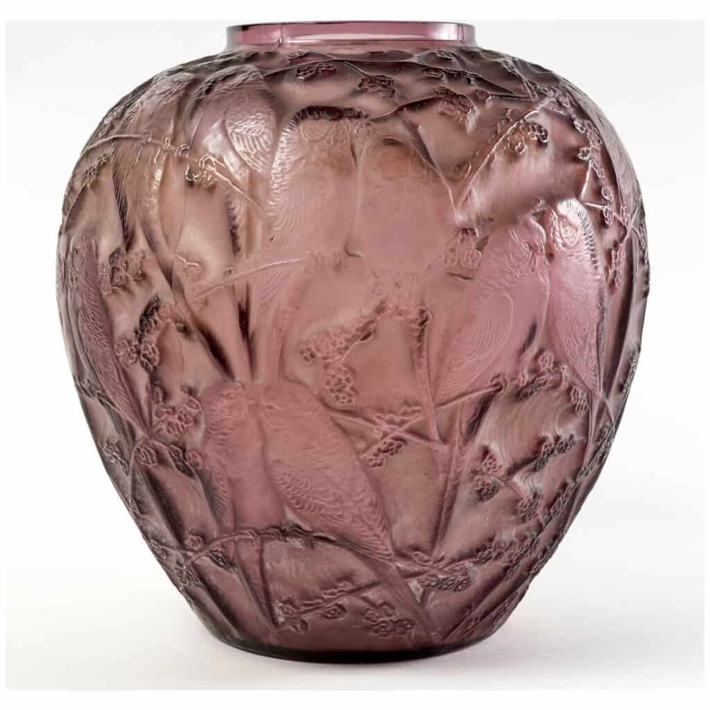 1919 René Lalique – Vase Perruches Verre Améthyste Patiné Blanc 3
