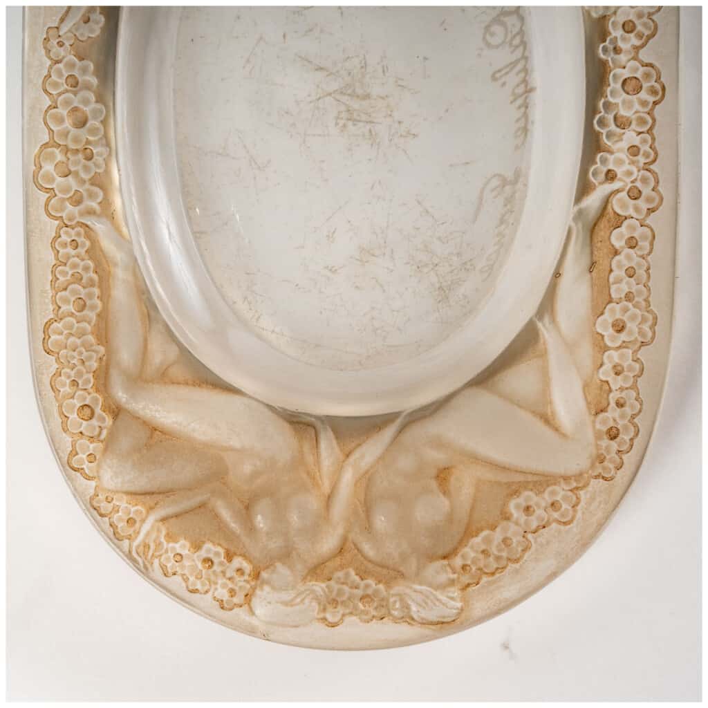 1924 René Lalique – Medici Ashtray White Glass Patinated Sepia 6