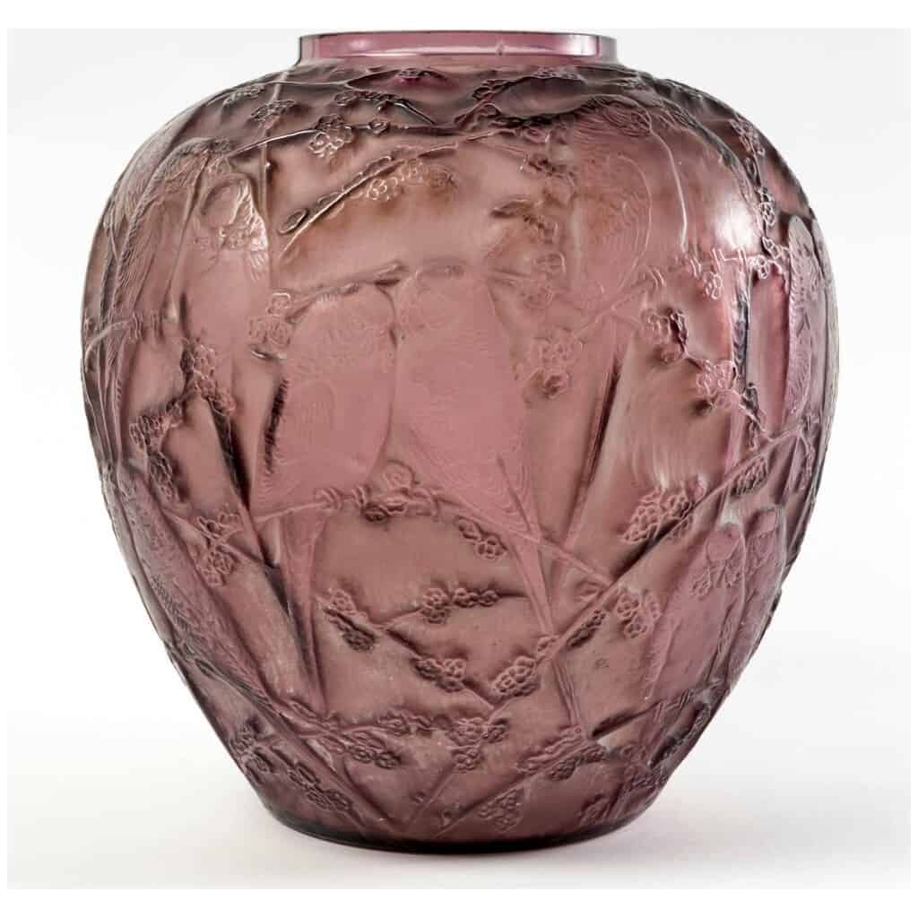 1919 René Lalique – Vase Perruches Verre Améthyste Patiné Blanc 4
