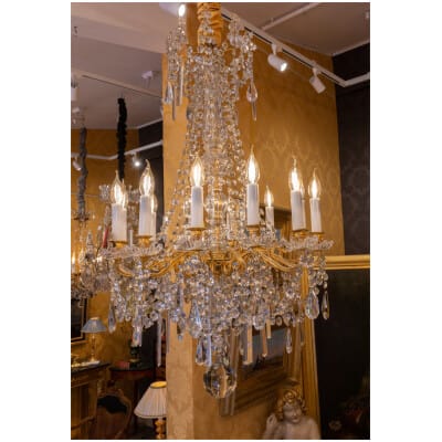 Baccarat signé – Lustre tige de style Louis XVI en bronze doré et cristal taillé vers 1880