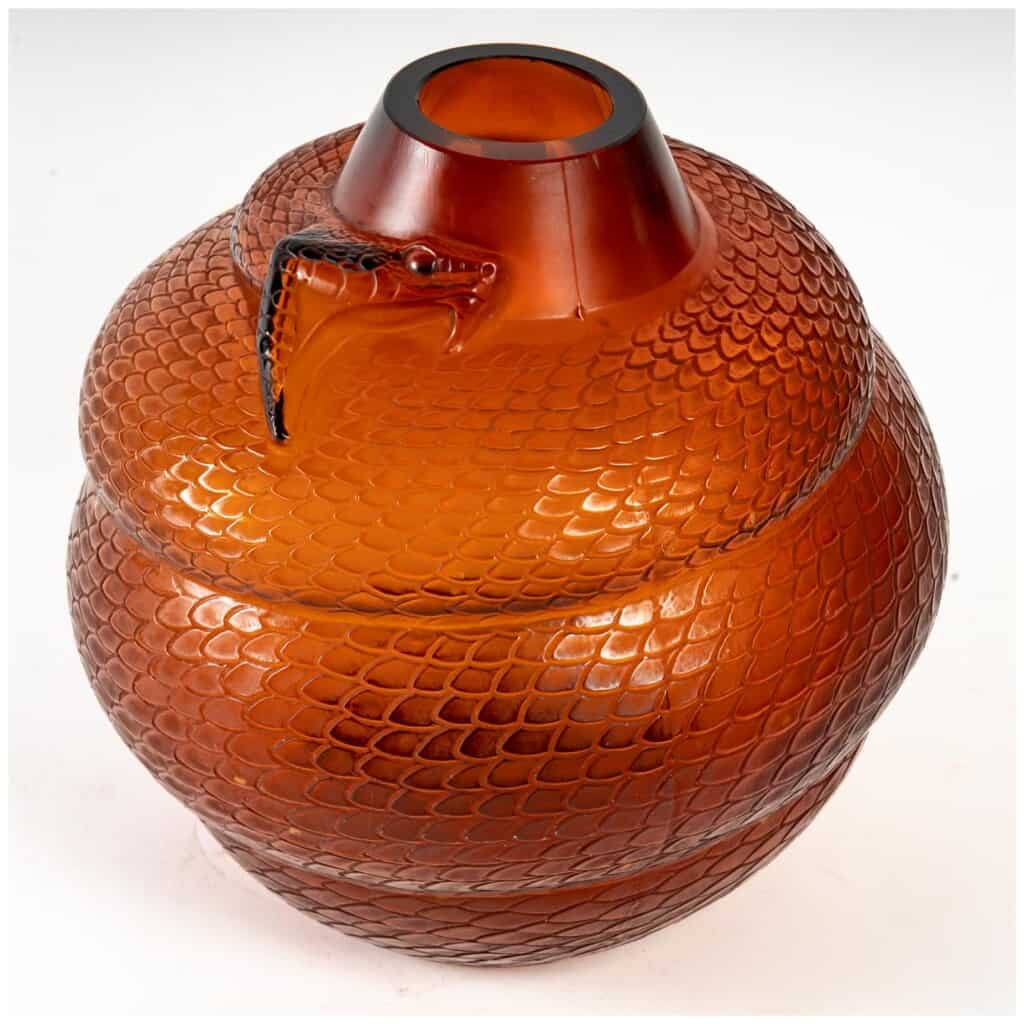 1924 René Lalique – Vase Serpent Verre Ambre Orangé 4