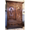 Armoire pantalonnière en cerisier du 17è siècle ouvrant par deux portes et un grand tiroir. Travail du sud ouest de la France. 16