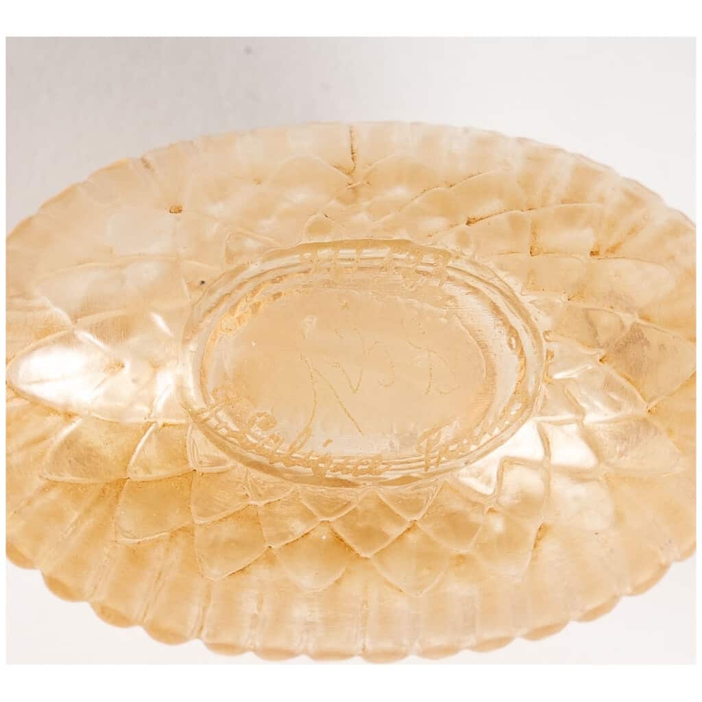 1928 René Lalique – Flacon Ambroise Verre Blanc Patiné Sépia 7