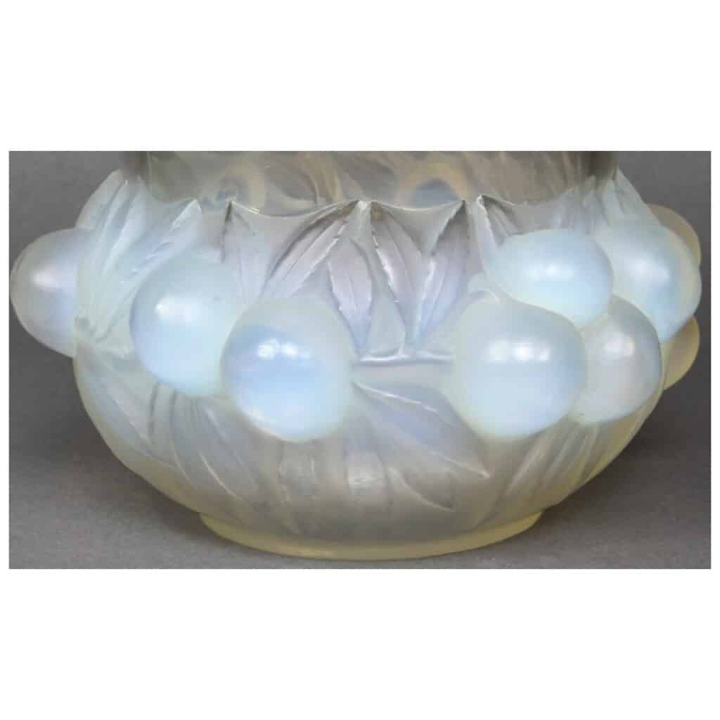 René Lalique: Vase »Prunes » Opalescent 4